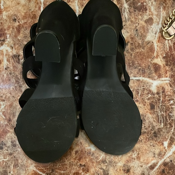 Chunky Heels - Picture 3 of 3